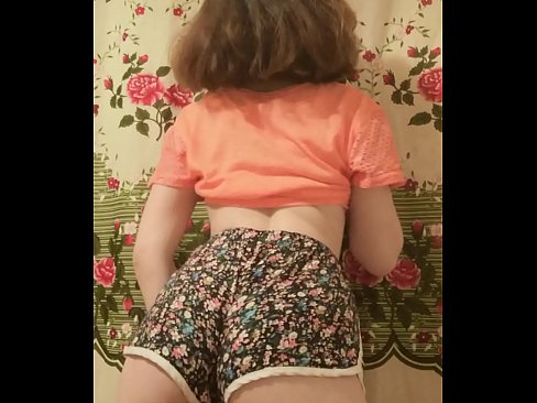 ❤️ دختر جوان سکسی که شورتش را جلوی دوربین در می آورد پورنو خانگی در پورنو fa.https-tubsexer.ru