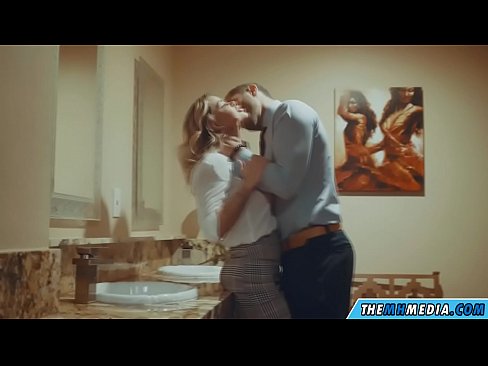 ❤️ وقتی یک بلوند بی تنه شما را در یک دستشویی عمومی اغوا می کند پورنو خانگی در پورنو fa.https-tubsexer.ru
